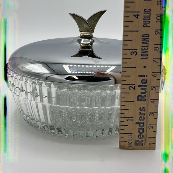 VINTAGE CUT GLASS VANITY DISH WITH LID - Picture 5 of 7